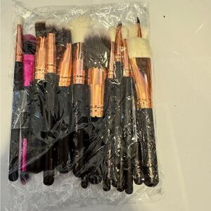 Mixed make-up brushes #16